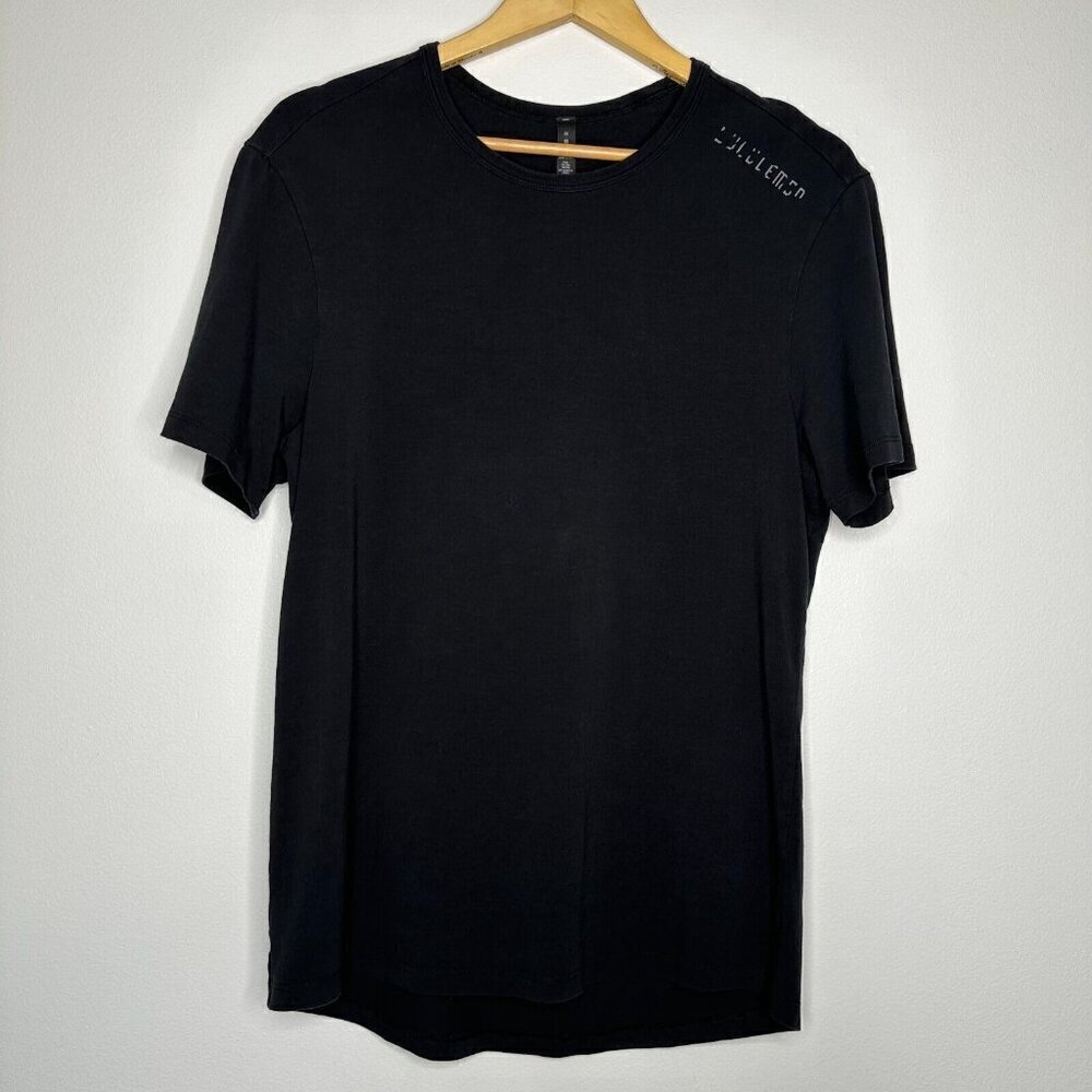 Lululemon Shirt Size M Black Design Pullover Crew neck